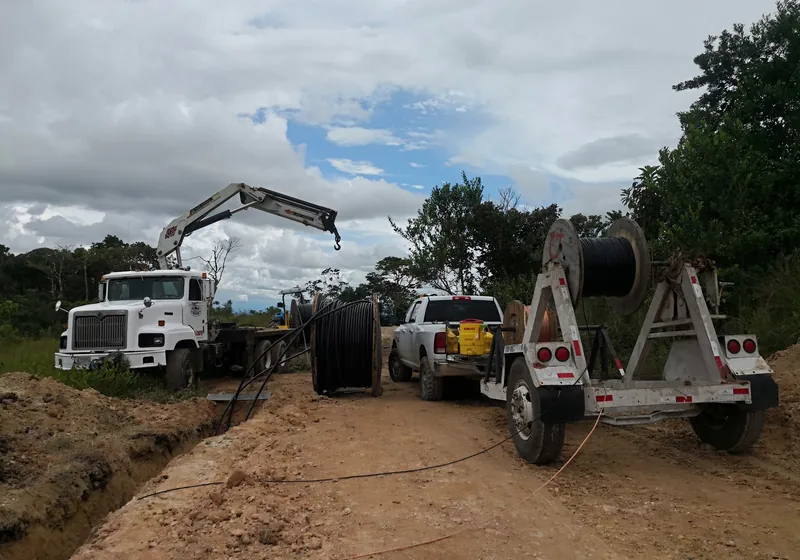 Equipos de trabajo y maquinaria movilizados en terreno