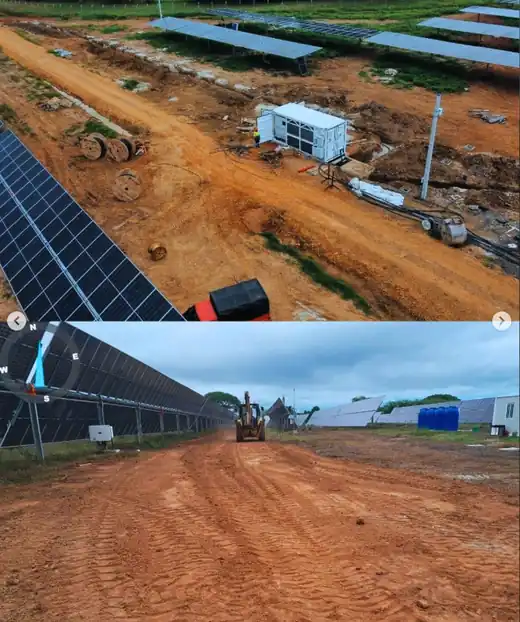 Vista aérea de obras junto a paneles solares